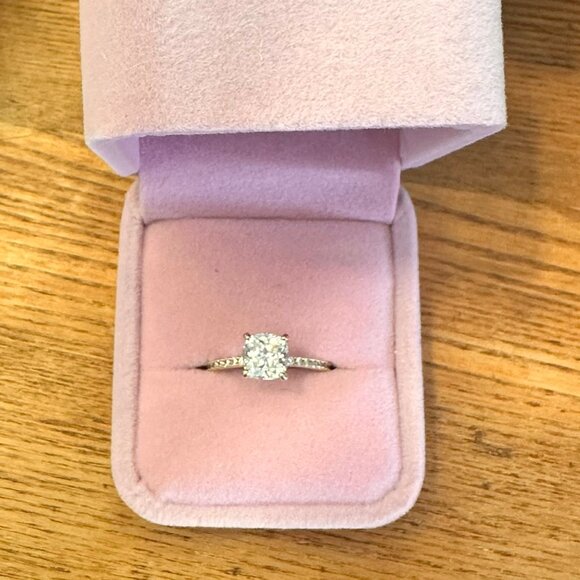 NEW 14K Yellow Gold 2 Carat Moissanite Ring, Size 7 - Picture 3 of 13